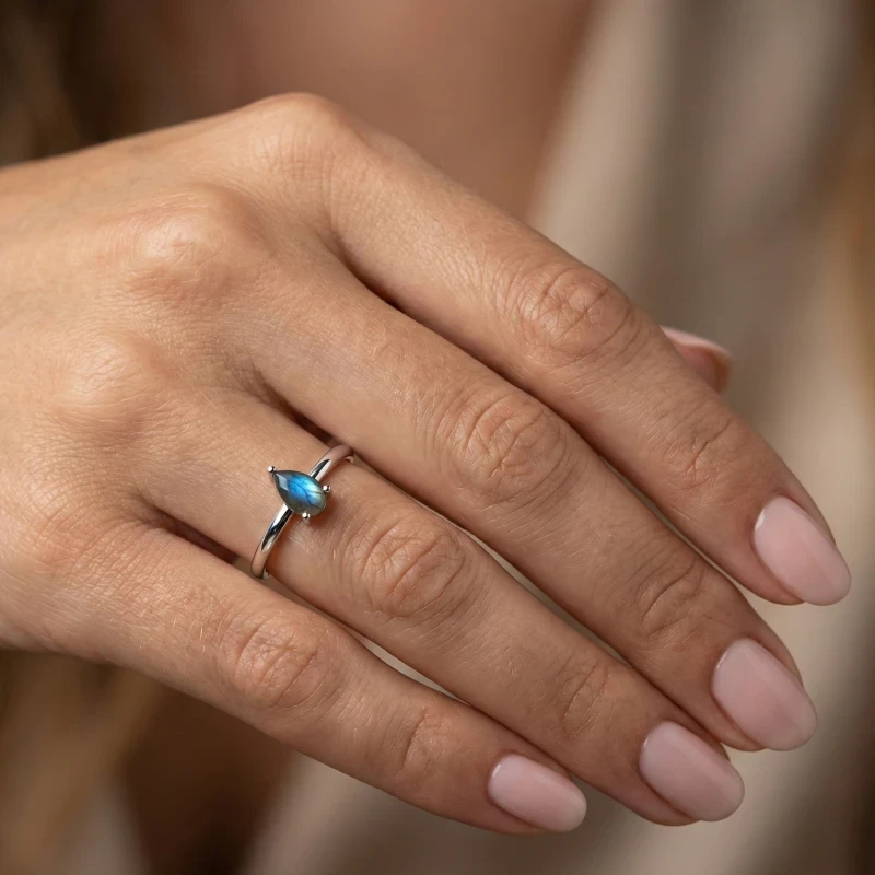 Sonia Blue Flash Labradorite ring