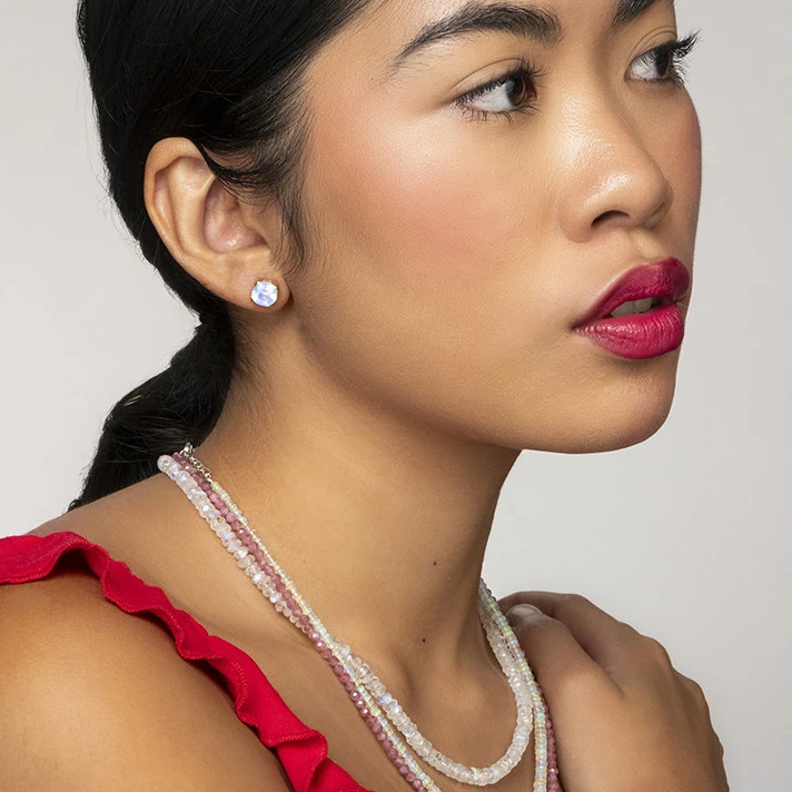 Which Zodiac Signs Should Wear Rainbow Moonstone? Find Out Here!